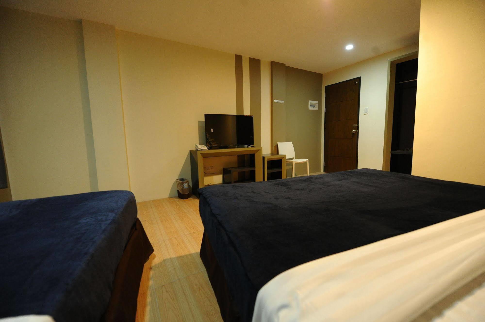 Urban Living Zen Hotel Davao City Exteriör bild